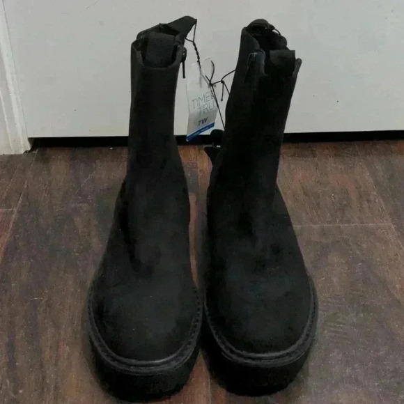 Time and Tru Women's Mid Shaft Chelsea Boots - Picture 1 of 10